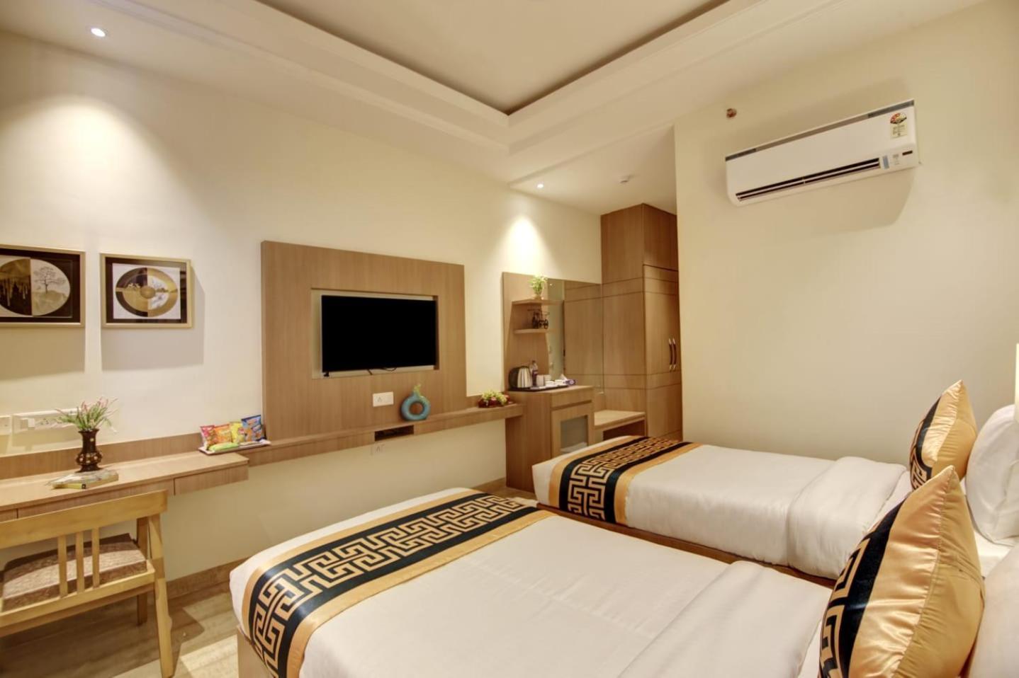 Hotel Grand Aerotech Нью-Дели Экстерьер фото