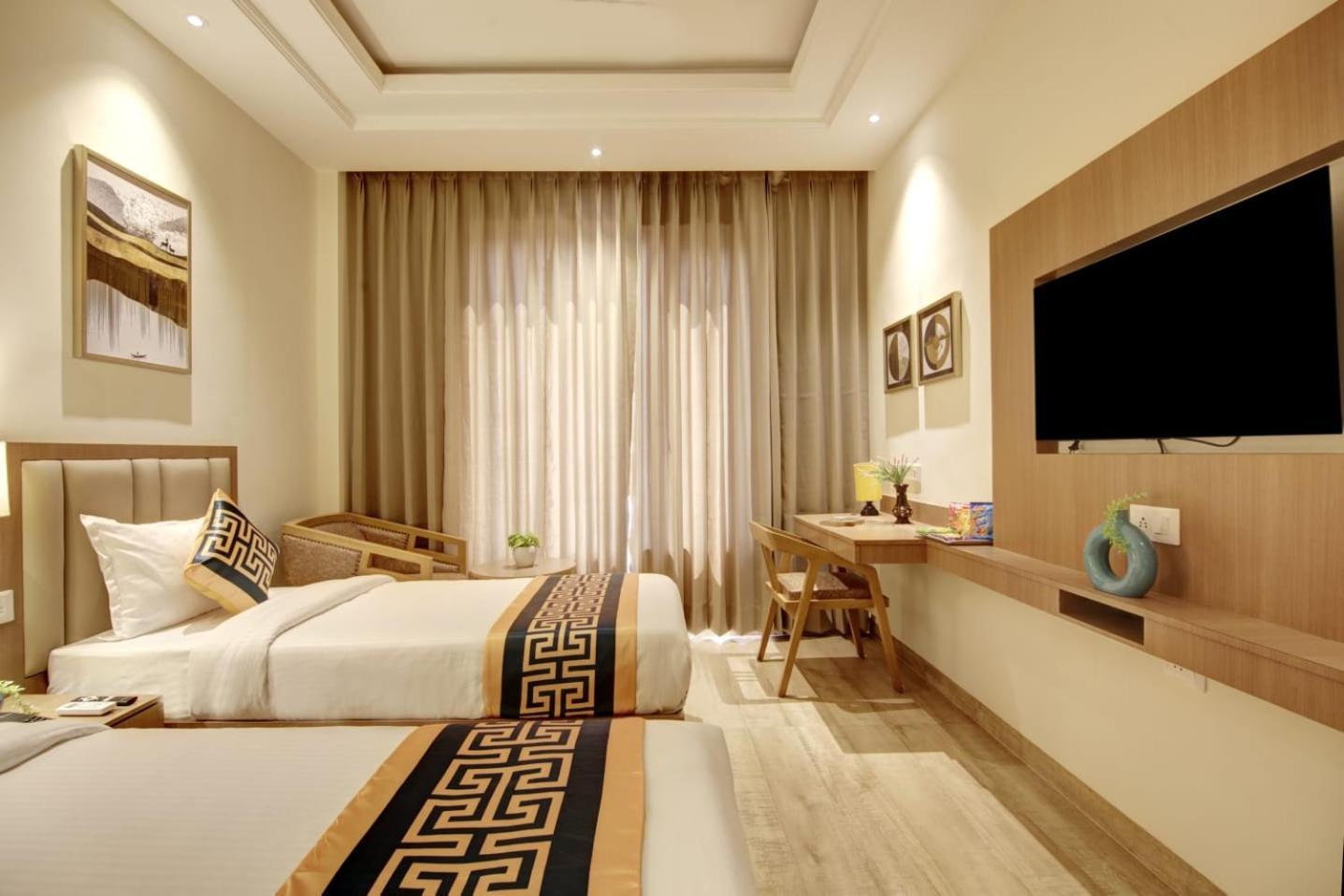 Hotel Grand Aerotech Нью-Дели Экстерьер фото